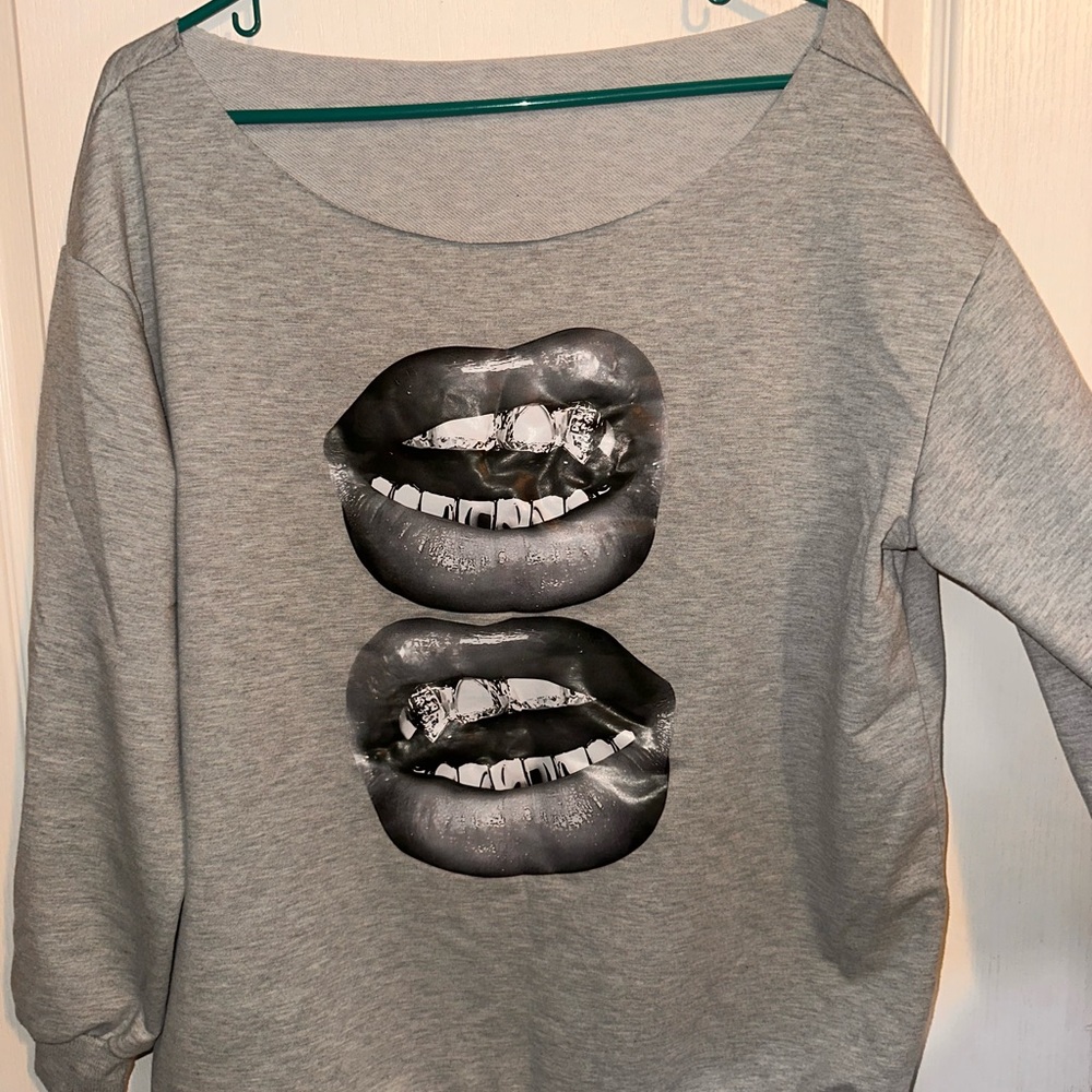 Gray Sweatshirt with Graphic Lips Design Off the shoulder